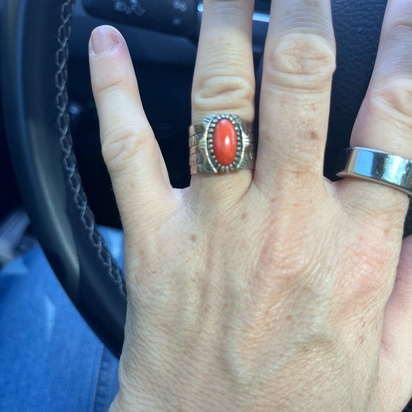 Vintage Solid Sterling silver ring - coral stone. - Picture 2 of 2